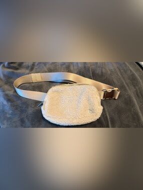Lululemon belt bag